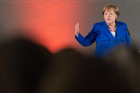 Bundeskanzlerin Angela Merkel (CDU) spricht beim Frauennetzwerktreffen im Albertinum in Dresden