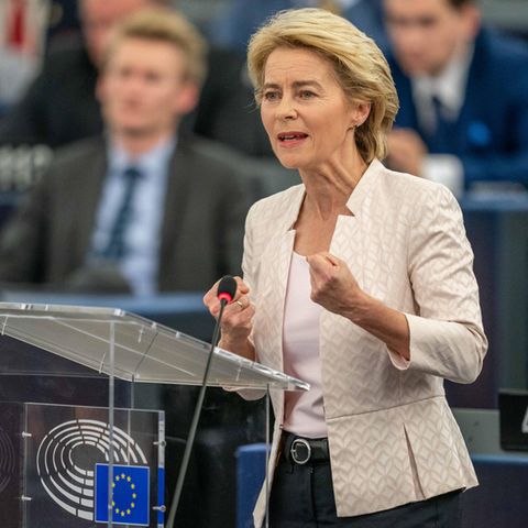 Ursula von der Leyen spricht bei ihrer Bewerbungsrede vor den Abgeordneten des Europaparlaments