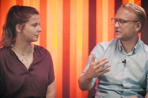 Klima-Aktivistin Luisa Neubauer diskutiert in der DISKUTHEK mit FDP-Politiker Michael Kruse