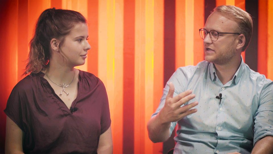 Klima-Aktivistin Luisa Neubauer diskutiert in der DISKUTHEK mit FDP-Politiker Michael Kruse Klima-Aktivistin Luisa Neubauer diskutiert in der DISKUTHEK mit FDP-Politiker Michael Kruse