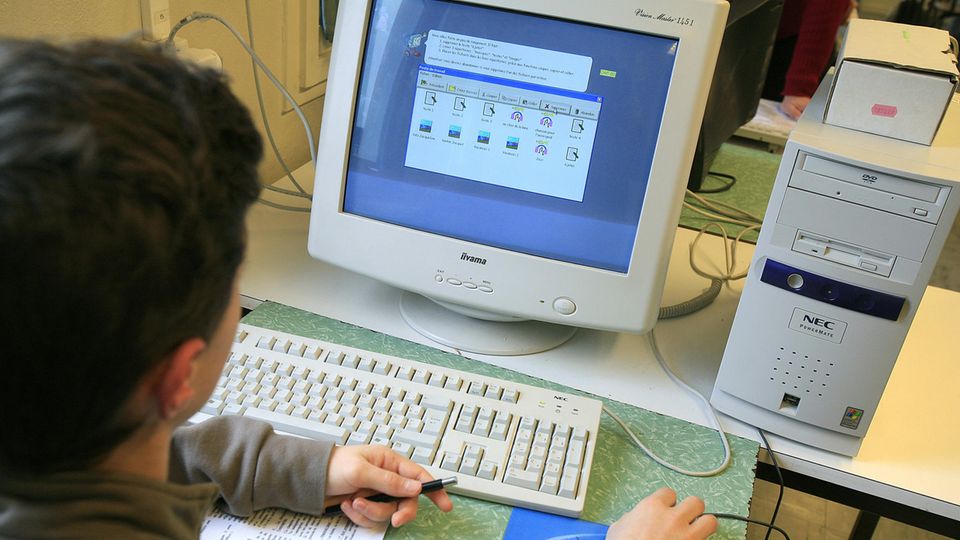 Kind am Computer