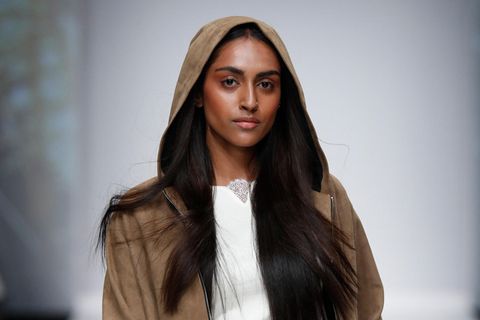 GNTM: Jetzt äußert sich auch Sayana zu Simones Fashion Week-Fehltritt