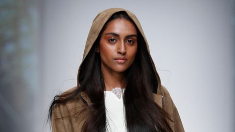 GNTM: Jetzt äußert sich auch Sayana zu Simones Fashion Week-Fehltritt