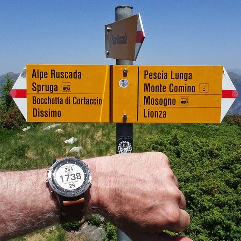 Höhenangaben statt Uhrzeit: Die "Marq Expedition" zeigt bei einer Wandertour die Höhe an, sowie die bewältigten Auf- und Abstiege des Tages.