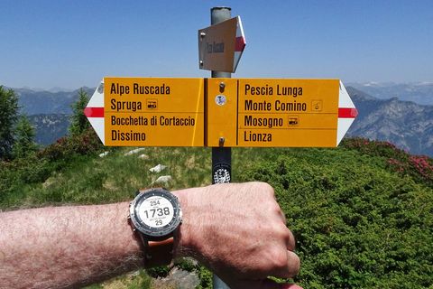 Höhenangaben statt Uhrzeit: Die "Marq Expedition" zeigt bei einer Wandertour die Höhe an, sowie die bewältigten Auf- und Abstiege des Tages.