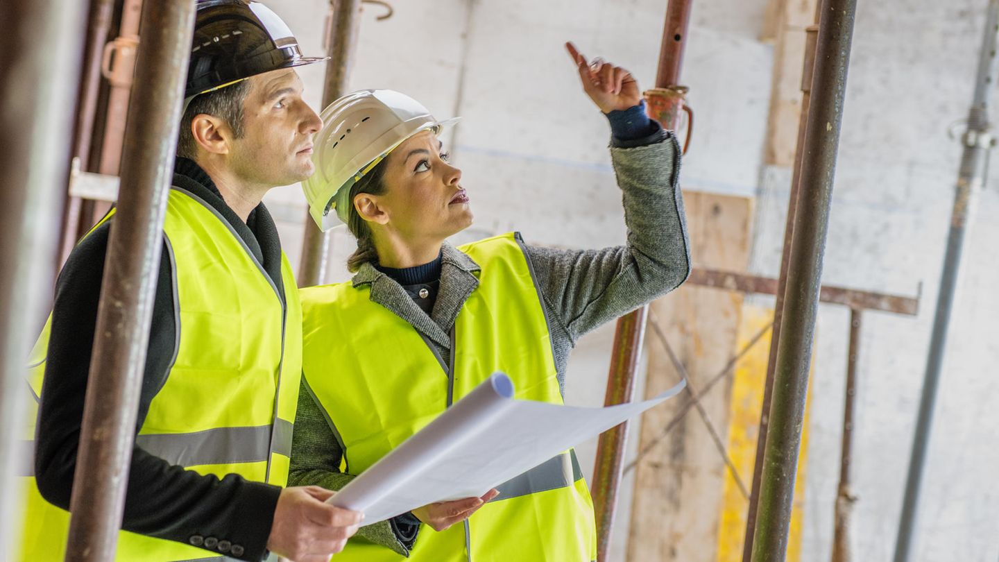Bauingenieure bei der Arbeit