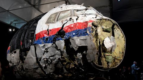 Niederlande, Gilze-Rijen: Die aus Trümmern wieder zusammen gesetzte MH17