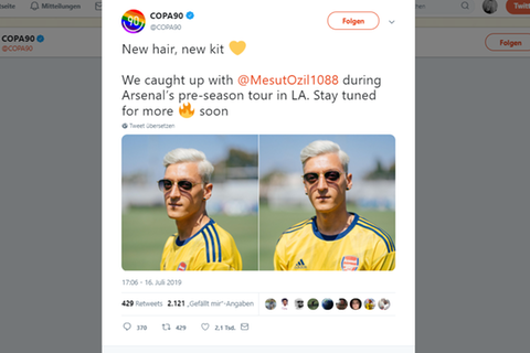 Das Online-Portal "Copa90" zeigte Özil mit neuer, platinblonder Frisur. 