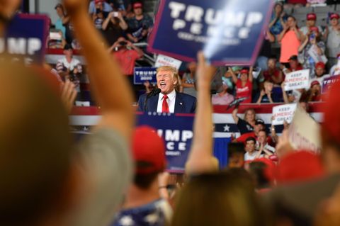 Donald Trump spricht auf einer Wahlkampfveranstaltung in North Carolina