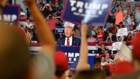 Donald Trump spricht auf einer Wahlkampfveranstaltung in North Carolina