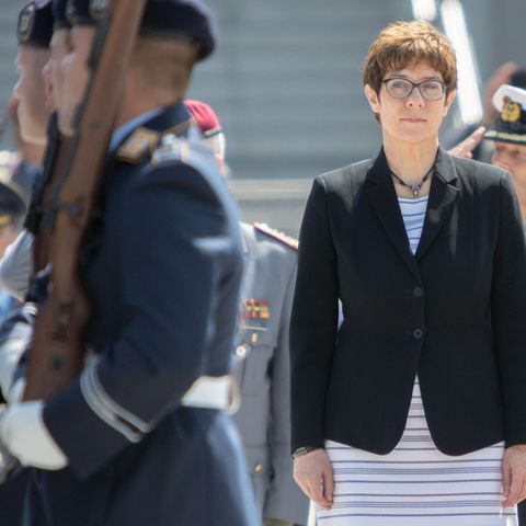Annegret Kramp-Karrenbauer übernimmt das Verteidigungsministerium