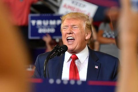 US-Präsident Donald Trump bei einer Wahlkampfrede im Minges Coliseum in Greenville, North Carolina