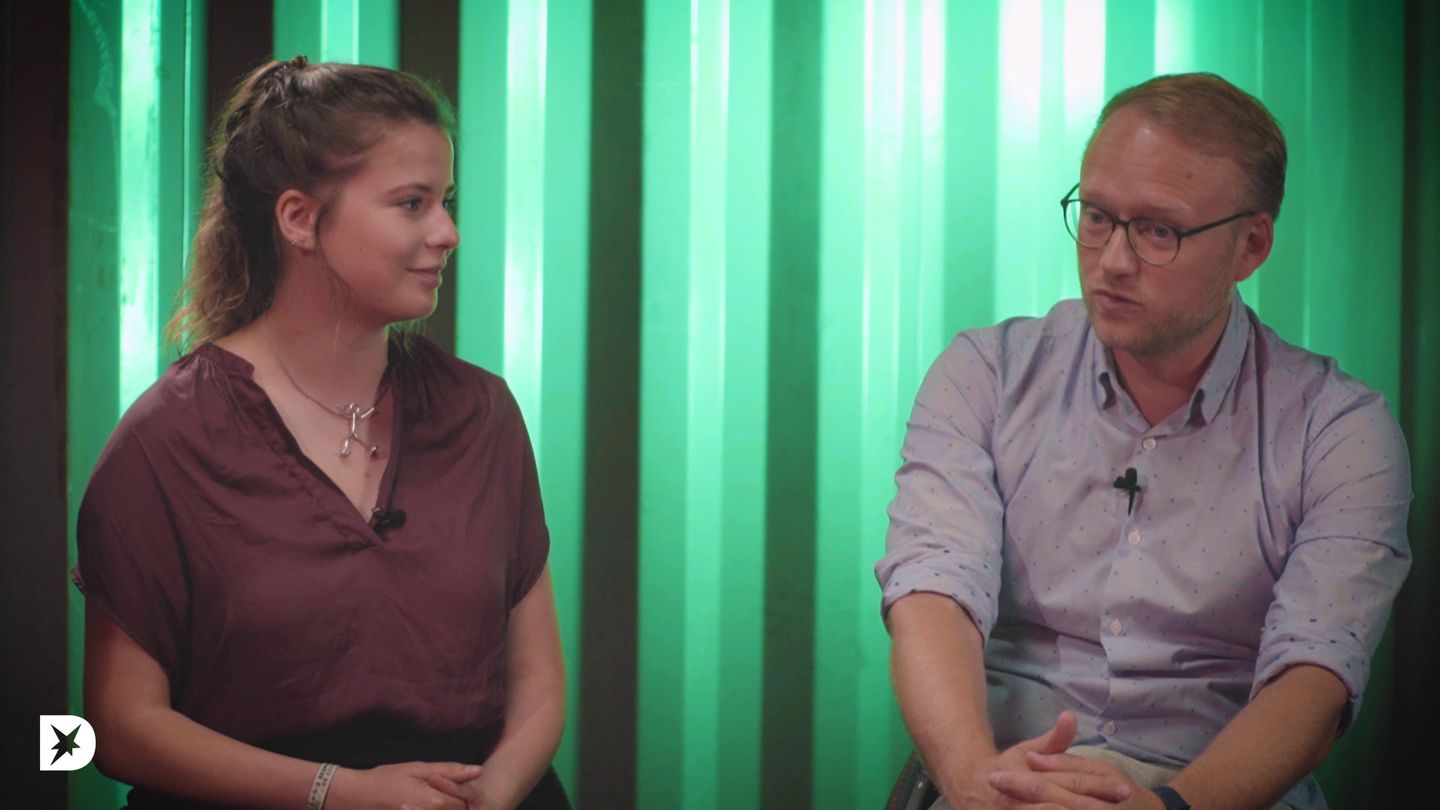 Luisa Neubauer und Michael Kruse in der der stern-DISKUTHEK