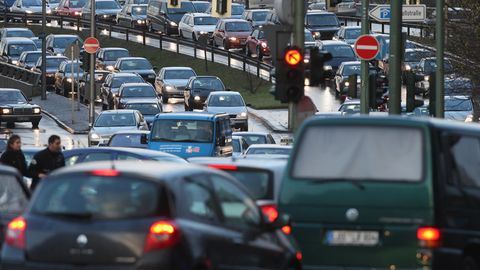 Elektromobilität Dichter Berufsverkehr in Berlin