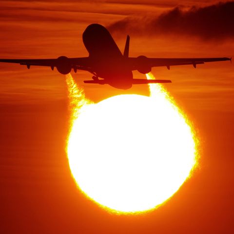 Sollte Fliegen teurer gemacht werden?