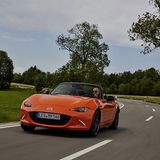 Nach 6,5 Sekunden erreicht das Mazda MX-5 Jubiläumsmodell 2019 die 100 km/h Marke
