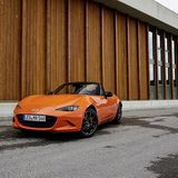 Das Mazda MX-5 Jubiläumsmodell gibt es auch als RF-Version