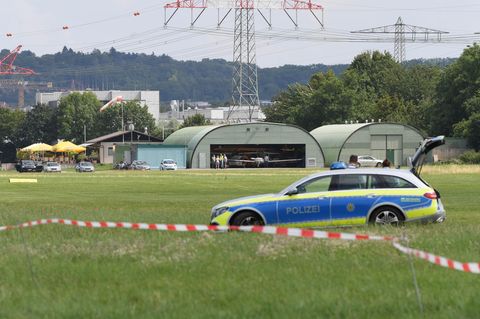 Blick auf den Flugplatz Bruchsal. In der unmittelbaren Nähe ist dort ein Kleinflugzeug auf die Fassade eines Bauhaus Baumarktes gestürzt.