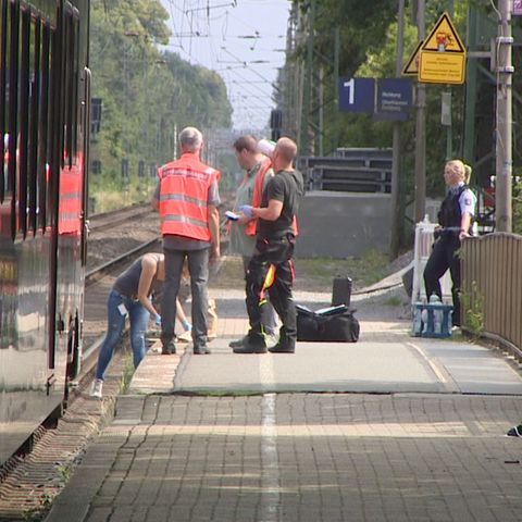 Auf diesem Bahnsteig in Voerde ereignete sich die Tat am Samstagmorgen.