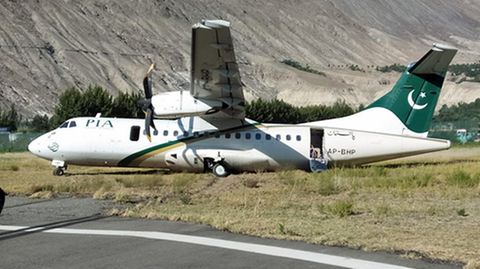 Das in Gilgit Flugzeug vom Typ ATR42 von Pakistan International Airlines