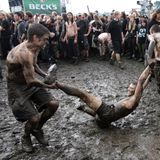 Schlammschlacht beim Wacken Open Air