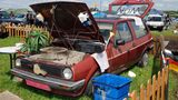 Grillen mal anders: ein umfunktioniertes Auto auf dem "Wacken Open Air" 2009