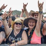 Begeisterte Fans beim "Wacken Open Air" 2018