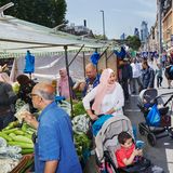 Schmelztiegel Großbritannien: Menschen beim Einkaufen in Whitechapel, nahe London