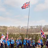 Marschieren, um zu gehen: Im März laufen, winken und schimpfen Engländer in einem großen Protestzug für den Brexit