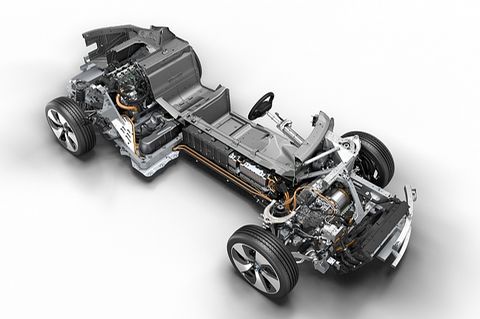 Beim BMW Hybrid Antriebsstrang fließen Kenntnisse der Formel E ein