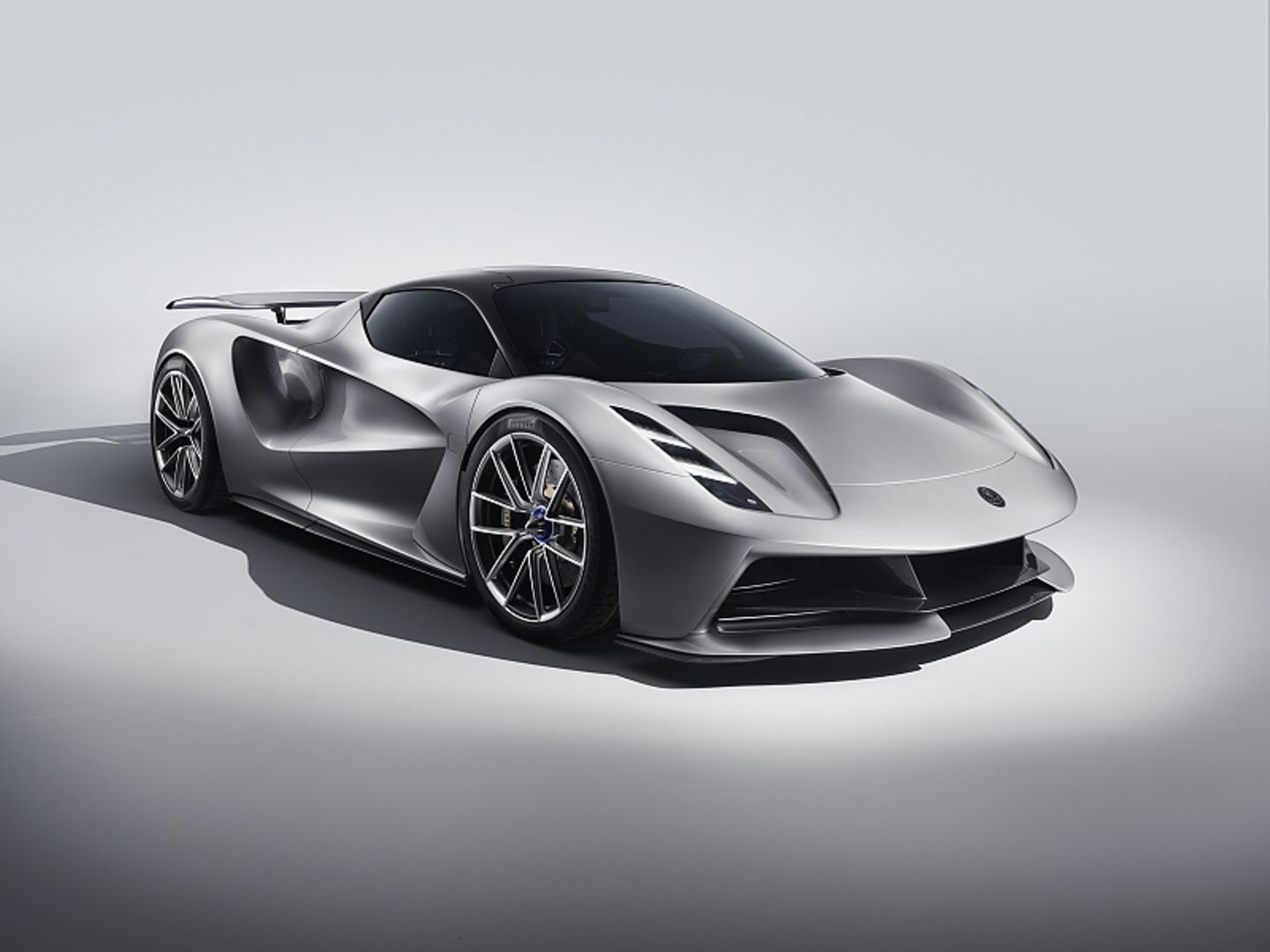 Beim Lotus Evija kommen wie in der Formel E Batterien (bis Ende 2018) von William Engineering zum Einsatz, die mit 800 kW geladen werden können Beim Lotus Evija kommen wie in der Formel E Batterien (bis Ende 2018) von William Engineering zum Einsatz, die mit 800 kW gelade