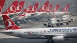 Rang 9: Turkish Airlines  73,3 Millionen Passagiere beförderte die türkische Fluggesellschaft 2018, die meisten davon über den alten Atatürk Flughafen. Inzwischen wurde der Flugverkehr zum neuen Airport nördlich von Istanbul verlegt.