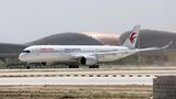 Platz 7: China Eastern Airlines  Noch mehr Fluggäste als Air China verzeichnet China Eastern Airlines. Mit 95,6 Millionen beförderten Passagieren ist die Fluggesellschaft aus Shanghai aber nur die zweitgrößte Airline der Volksrepublik.