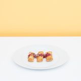 Insekten: Wie wär's mit einer kulinarischen Mutprobe? Zum Beispiel Frühlingsrolle mit Heuschrecke