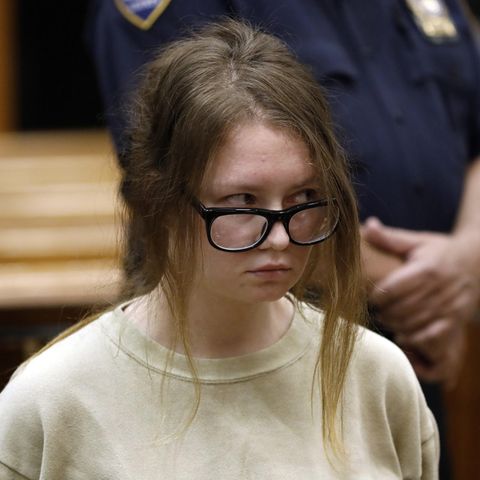 Anna Sorokin 2018 vor dem Supreme Court