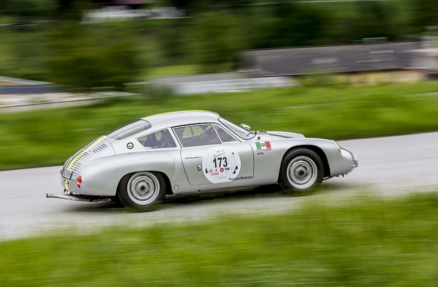 Die Rennvariante ist 13 Zentimeter niedriger als die herkömmlichen Porsche 356