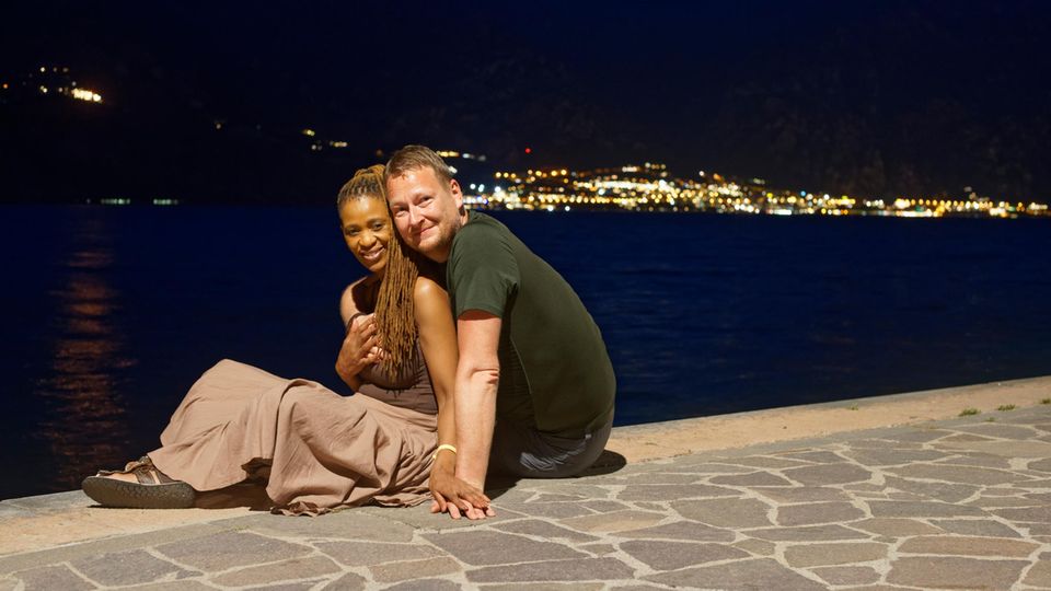 Heiko F. und seine Freundin Dikoma in ihrem Sommerurlaub am Gardasee in Italien. Die gebuchte Unterkunft war "ein totaler Reinfall"