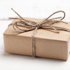 Du bist auf der Suche nach nachhaltigen Geschenken? Hier sind zwölf Ideen