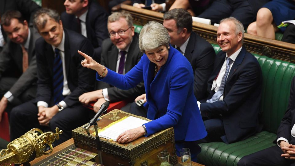Theresa May beantwortet zum letzten Mal Fragen bei der wöchentlichen "Premierminister Fragezeit"
