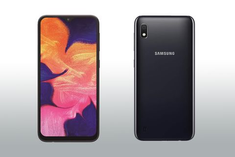 Samsung Galaxy A10 ist in Schwarz von vorne und hinten zu sehen