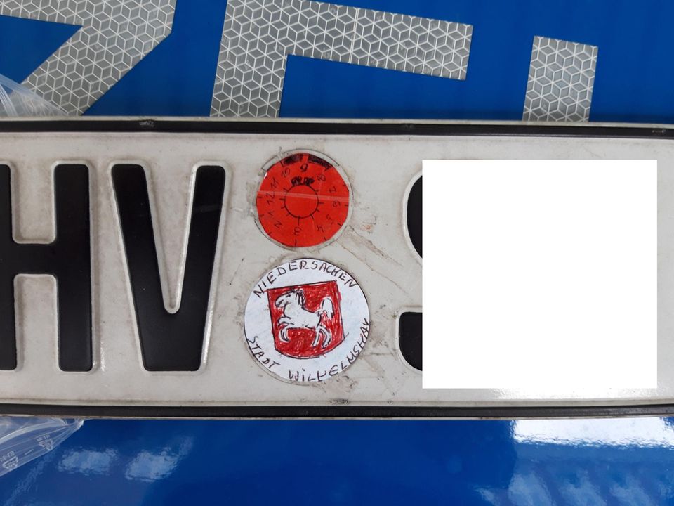 Nachrichten aus Deutschland – das gefälschte Wilhelmshavener Kennzeichen