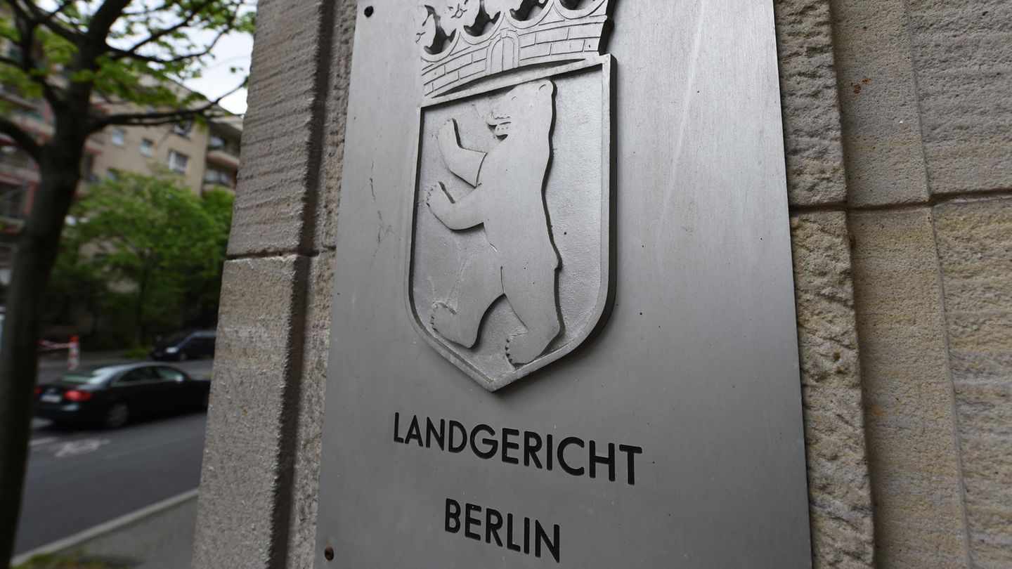 Ein Schild des Landgerichts Berlin