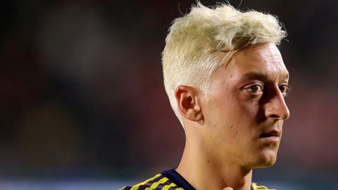 Fußballer Mesut Özil soll nur knapp einem Überfall entkommen sein