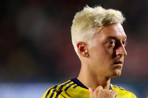 Fußballer Mesut Özil soll nur knapp einem Überfall entkommen sein