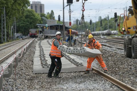 Bauarbeiter der Bahn in Berlin