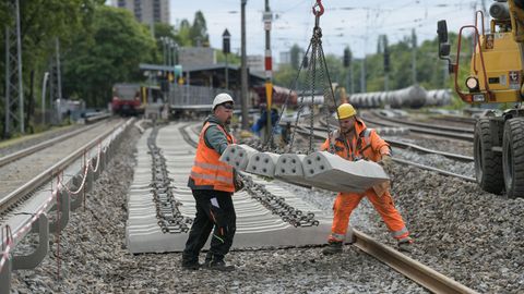 Bauarbeiter der Bahn in Berlin