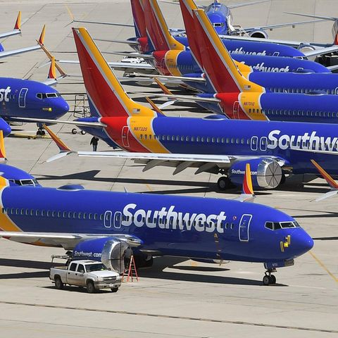 Vom Flugverbot ist der US-Billigflieger Southwest besonders betroffen: 31 der bestellten 280 Boeing 737 Max sind bereits an die Airline ausgeliefert und müssen auf Flughäfen in Kalifornien geparkt werden.