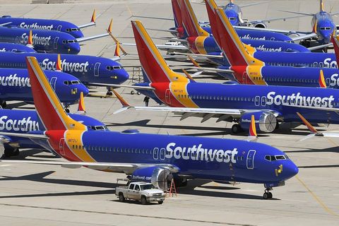 Vom Flugverbot ist der US-Billigflieger Southwest besonders betroffen: 31 der bestellten 280 Boeing 737 Max sind bereits an die Airline ausgeliefert und müssen auf Flughäfen in Kalifornien geparkt werden.
