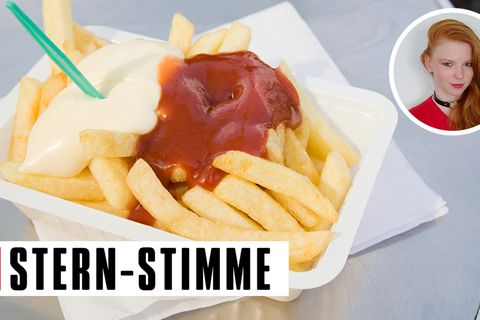 Freibad: Pommes mit Mayonnaise und Ketchup