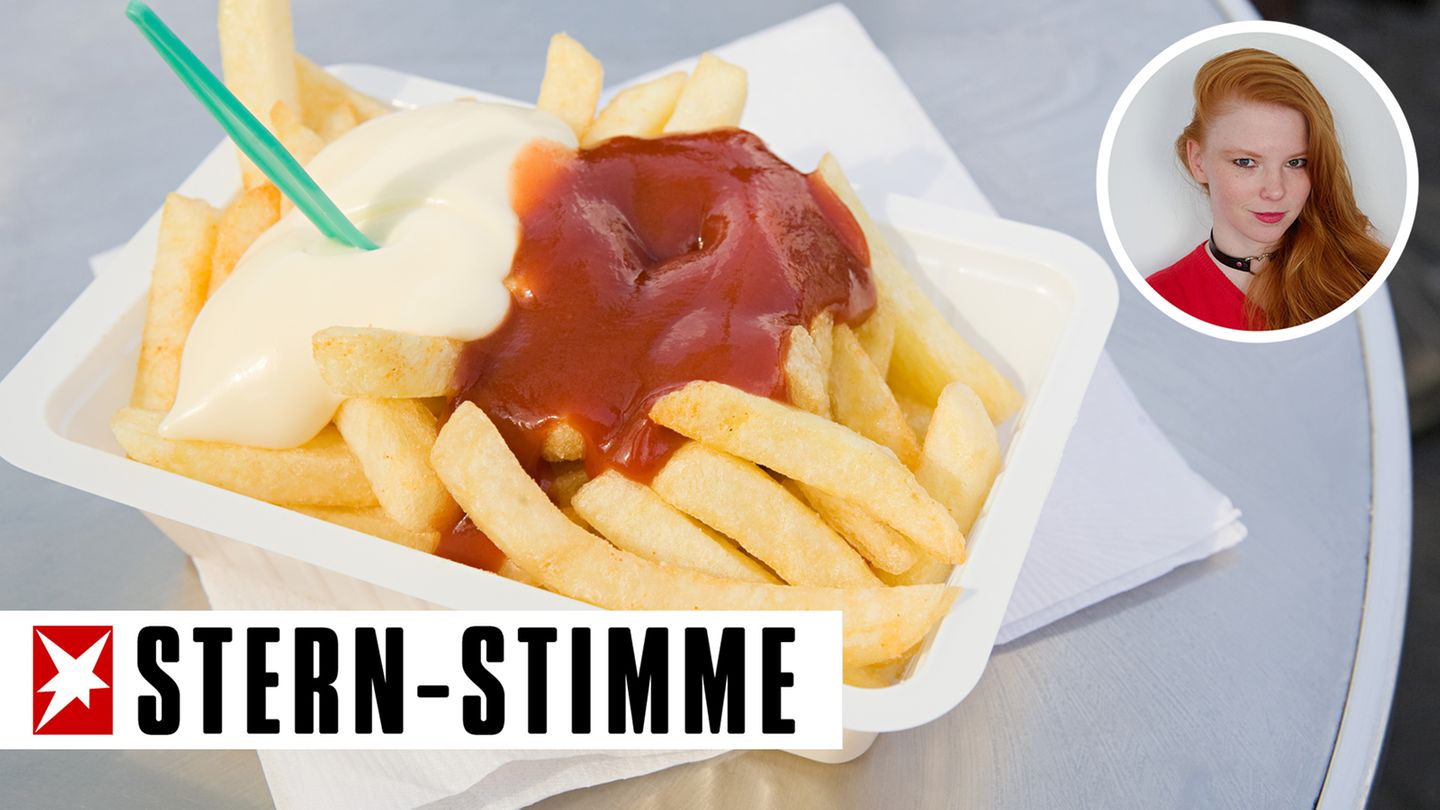 Freibad: Pommes mit Mayonnaise und Ketchup